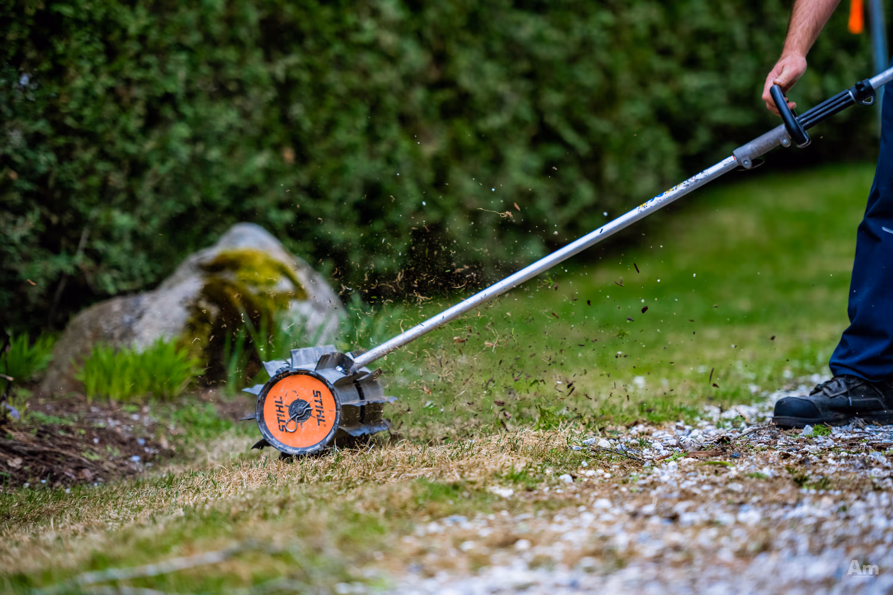 Service de balais mécanique - entretien paysager suprême - Sherbrooke - Services - Ouverture et fermeture de terrain - Balayage de gravier - Printemps